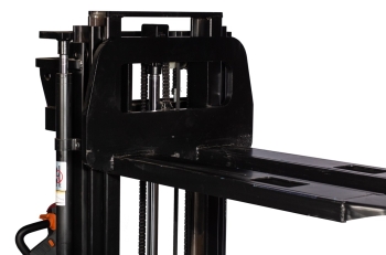 Штабелер электрический самоходный 1,6 т - 4,6 м Вилы: 1150 , АКБ Свинцово - кислотная, CL1646GP SIBLINE