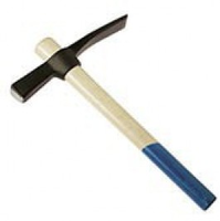 Молоток каменщика, деревянная рукоятка 38-5-206